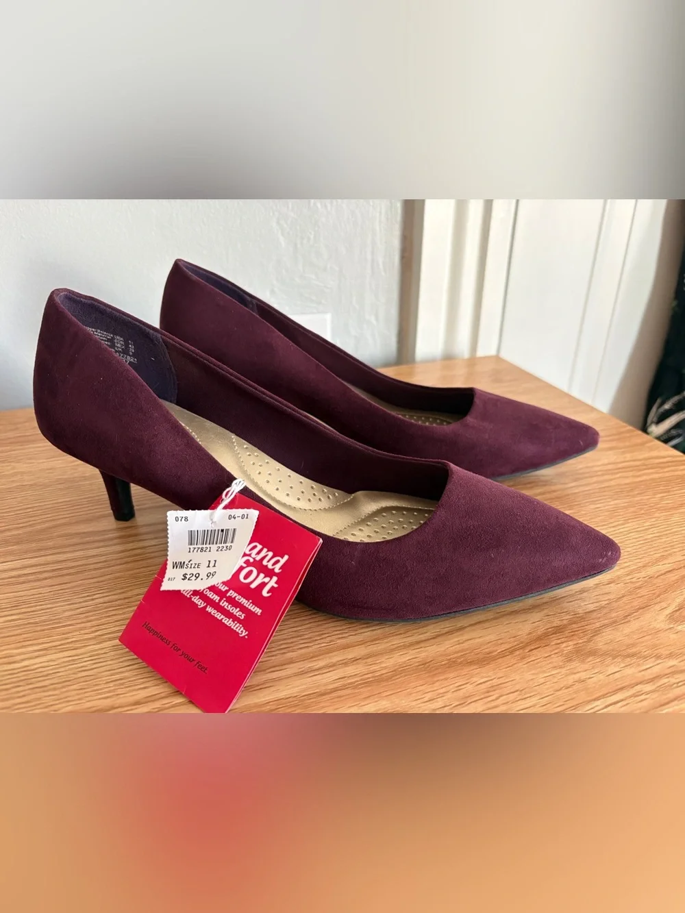 Dexflex Comfort Burgundy Suede Kitten Heel